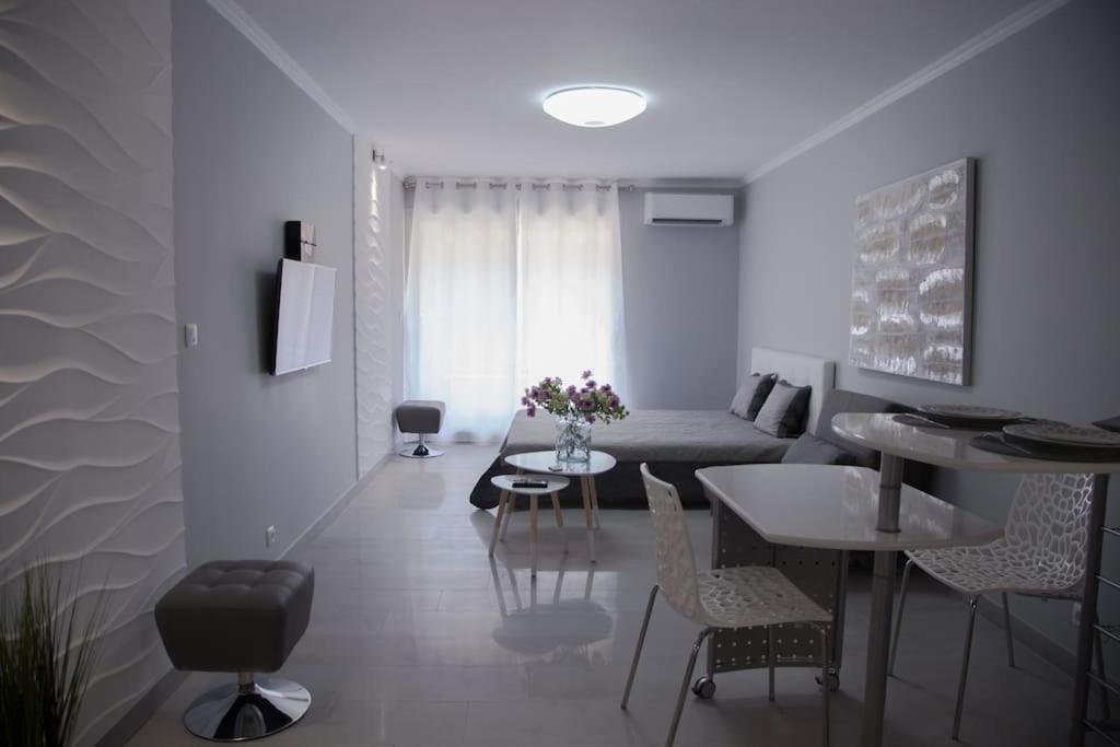 Stylish Studio In Only 50 Meters From Beach ! Nice Exterior photo